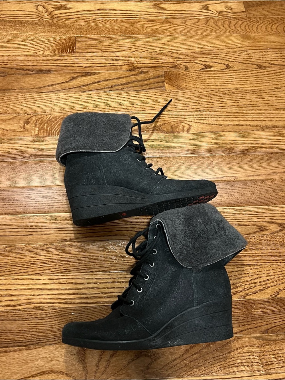 Women's Ugg Black Faux-Shearling Lace-Up Ankle Boots